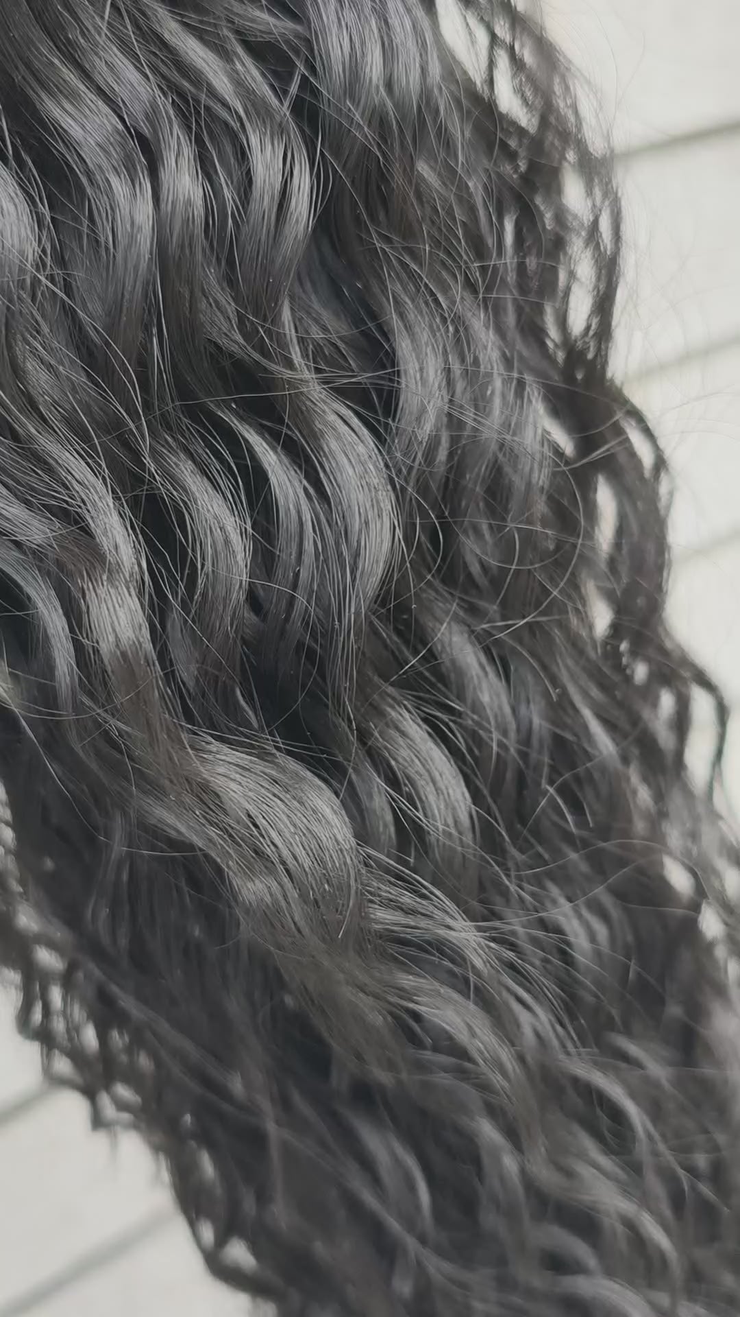 28" Wet n Wavy Midnight Noir