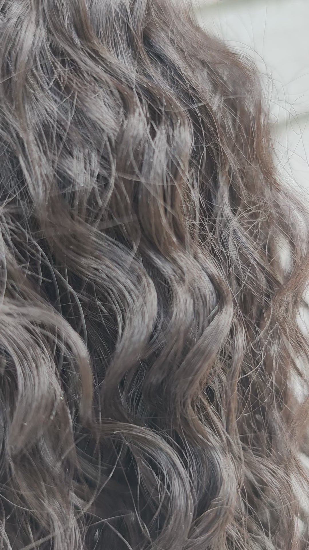 28" Wet n Wavy Espresso Noir