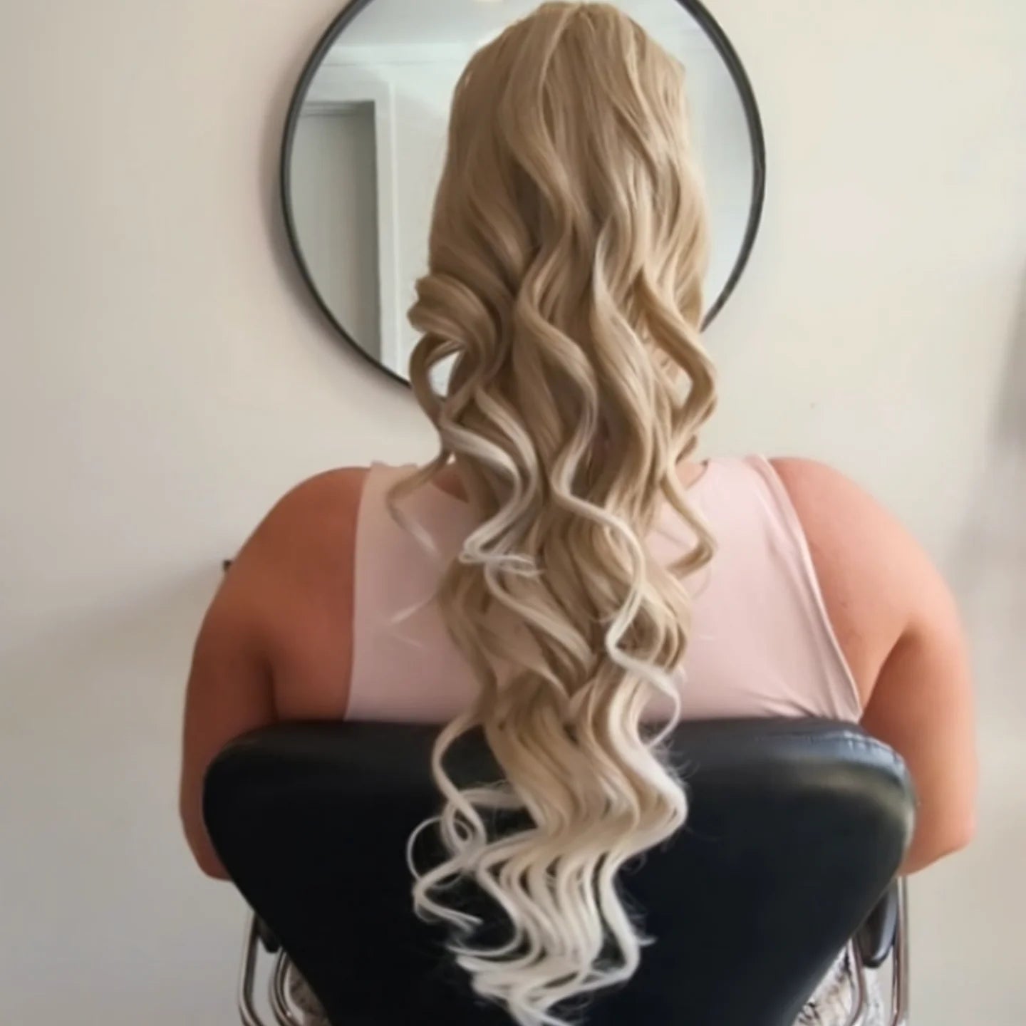 28" Big n Bouncy Iced Blonde