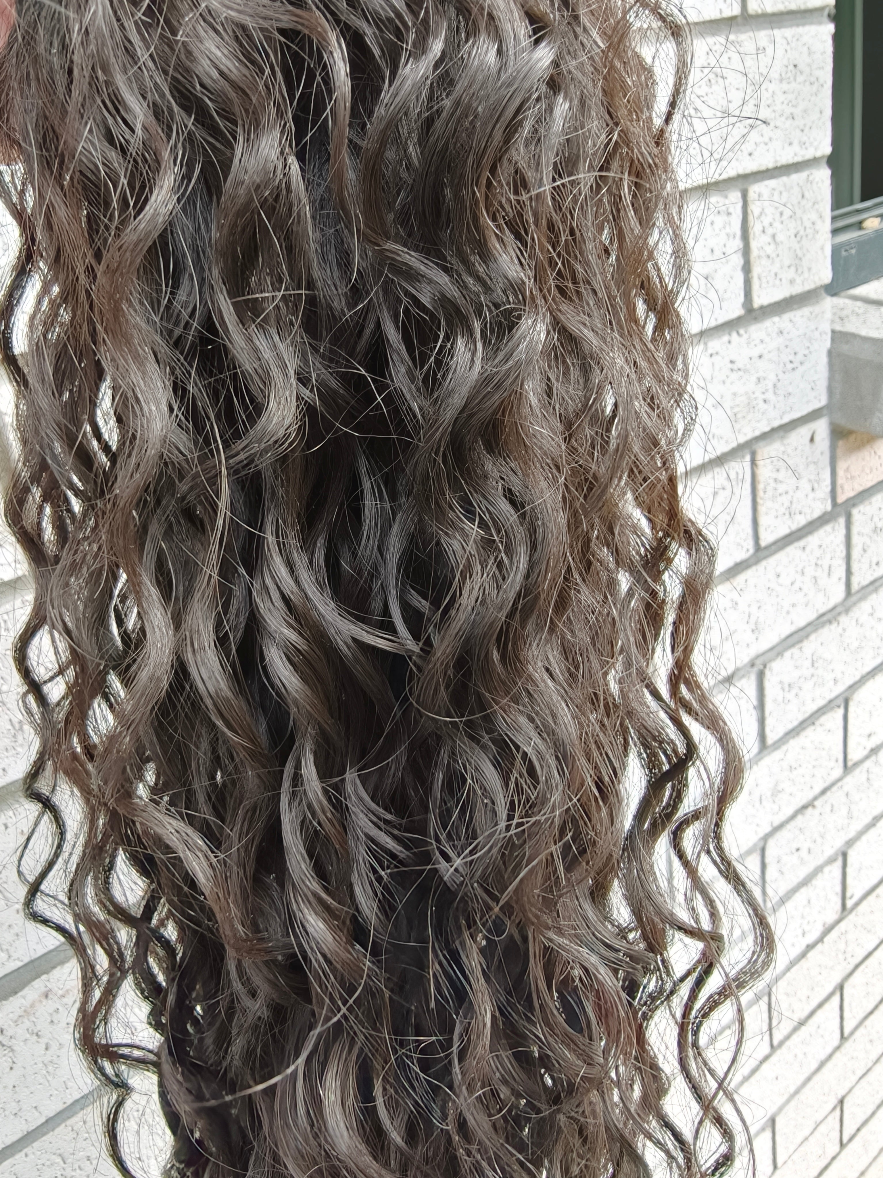 28" Wet n Wavy Espresso Noir